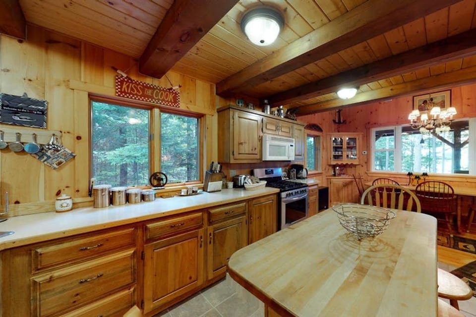 Pebble Beach House in Beaver Cove