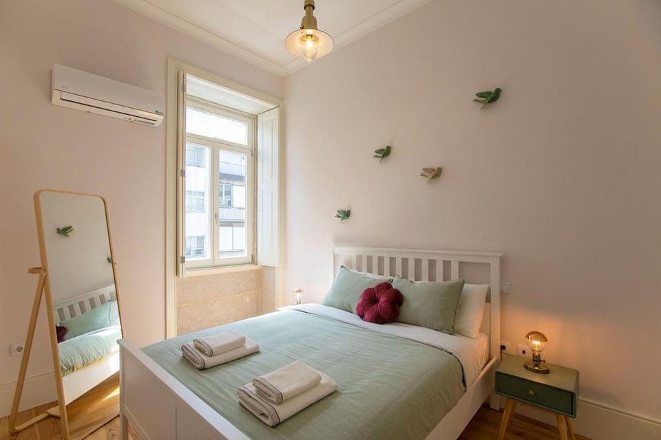 LovelyStay - 2BR Flat with AC in Duque de Loulé Apartment in Porto