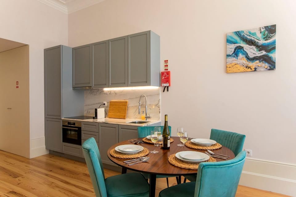 Duques 2BDR w AC near historic town by LovelyStay Apartment in Porto