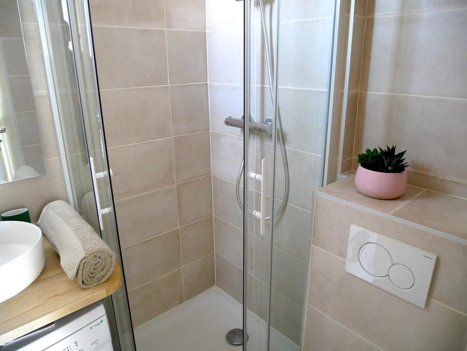 Shower, Bathroom