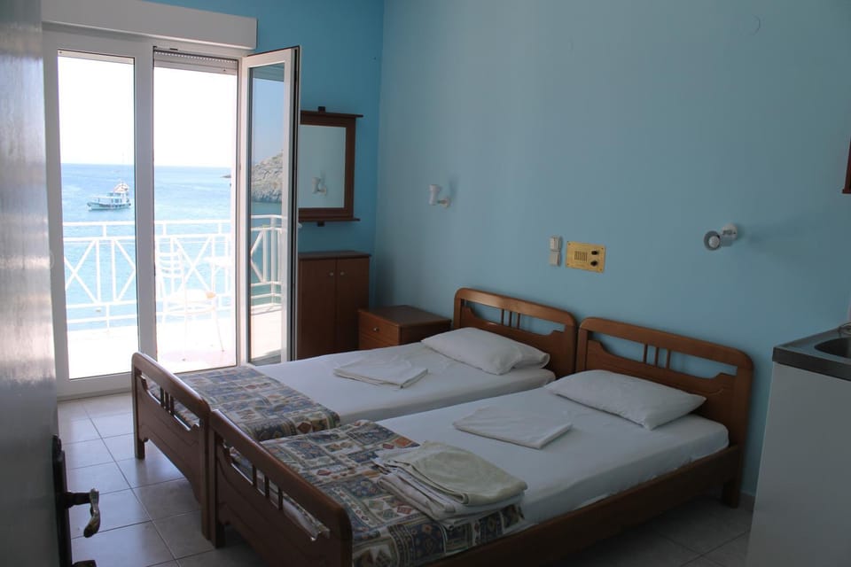 Bed, Balcony/Terrace, Photo of the whole room, Bedroom, Sea view