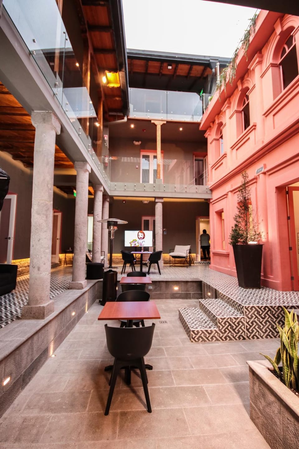 Patio, Restaurant/places to eat