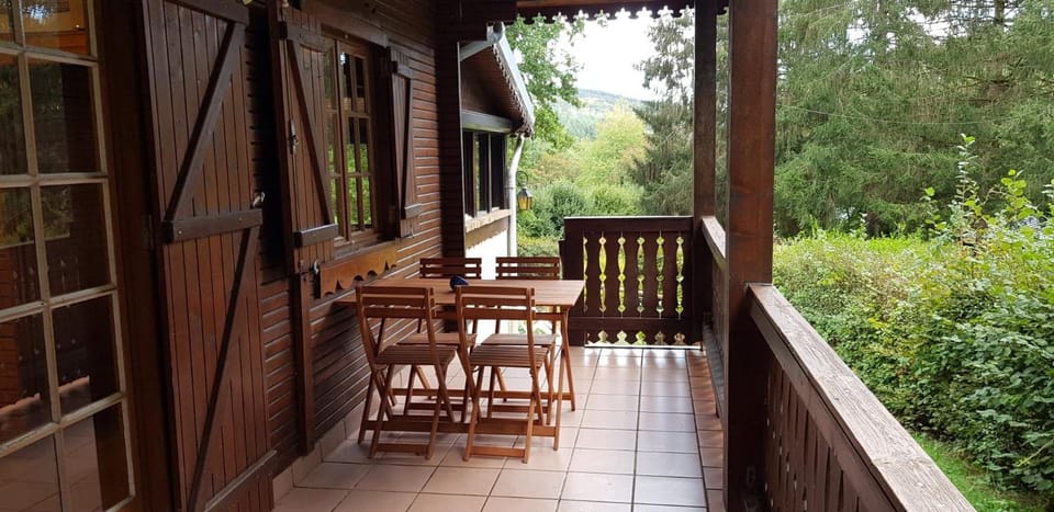 Patio, Spring, Day, Balcony/Terrace, Dining area