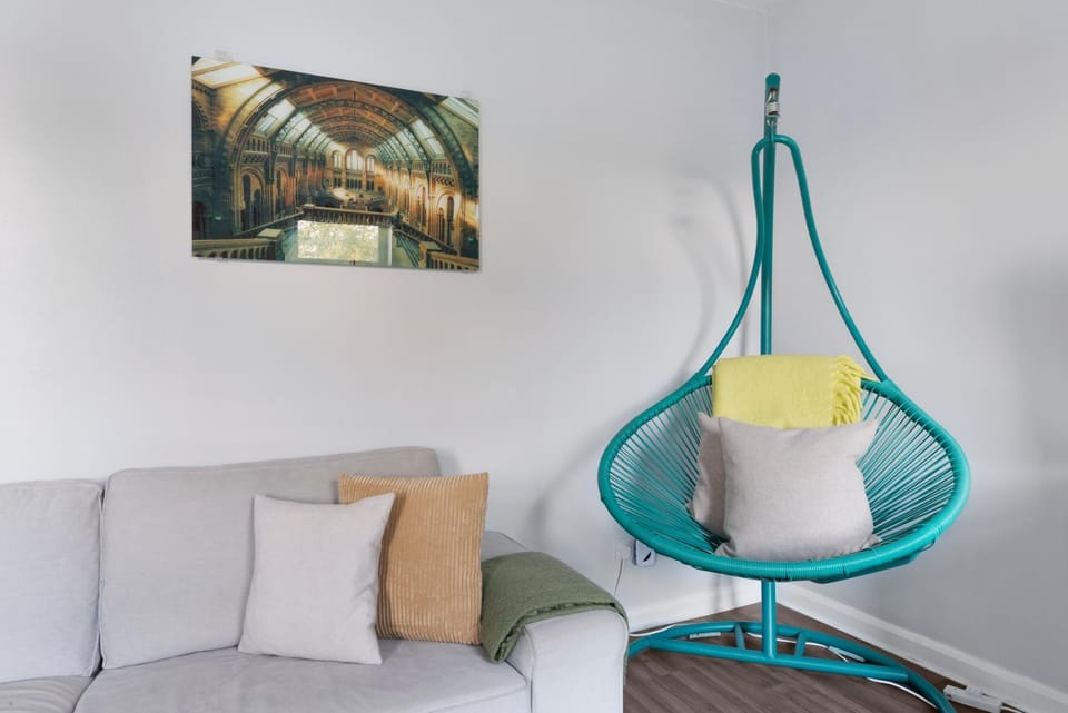 Two Bedroom Duplex in Angel HIgh Street Apartment in London Borough of Islington