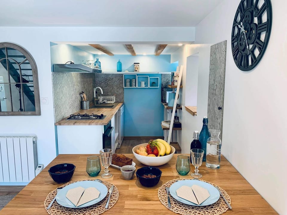 Kitchen or kitchenette, stove