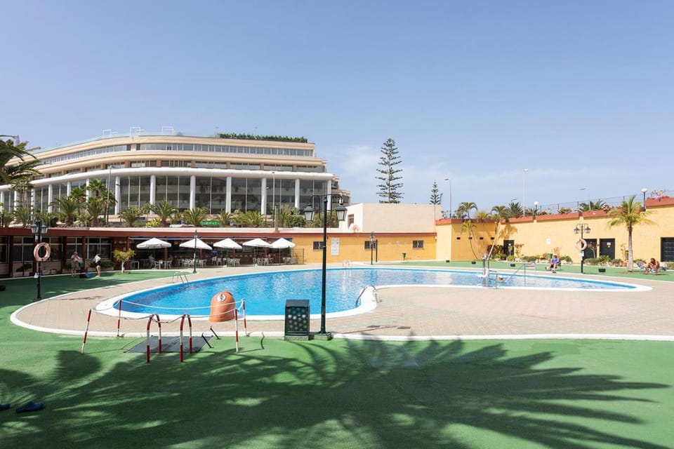 Property building, Swimming pool