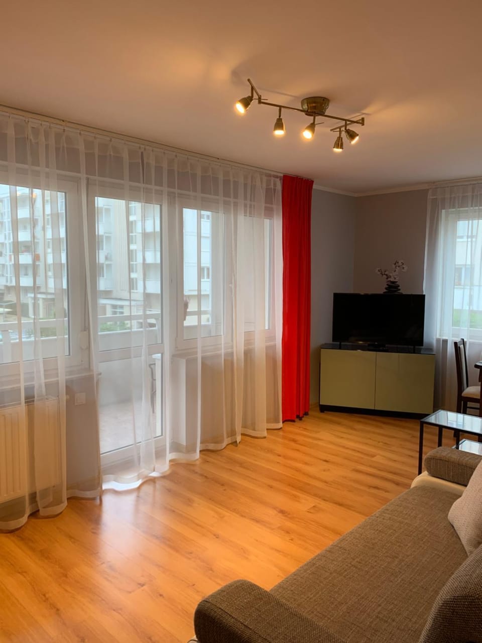 Communal lounge/ TV room, Bed, TV and multimedia, Photo of the whole room, Seating area, Evening entertainment, Bedroom