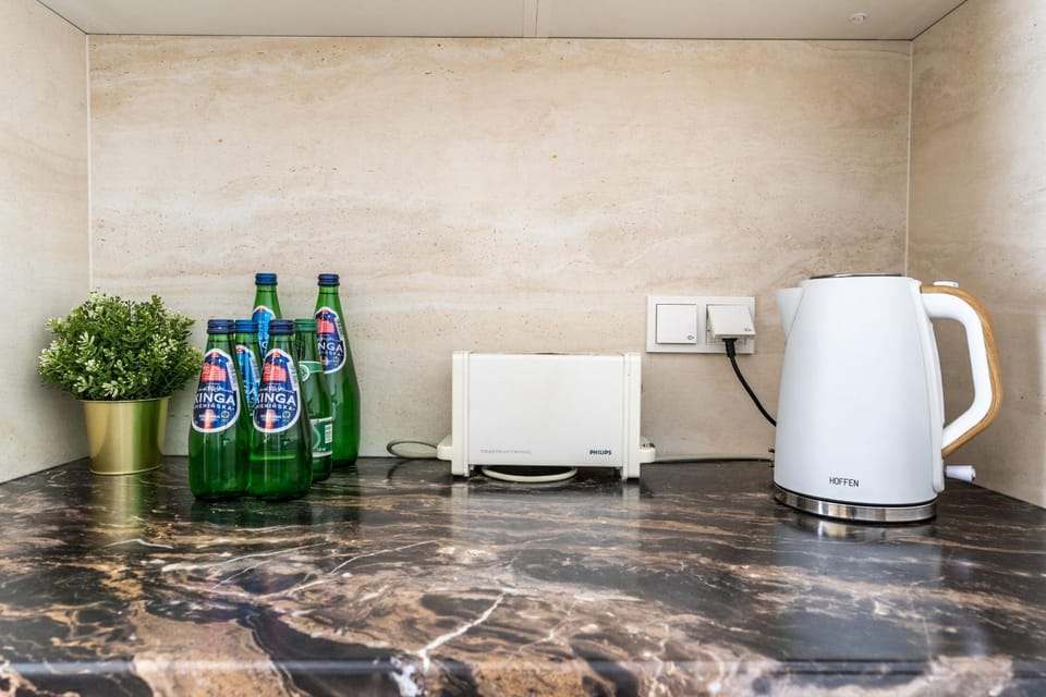 Coffee/tea facilities, Kitchen or kitchenette