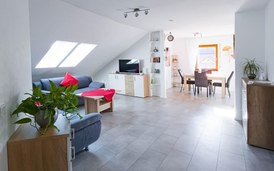 Communal lounge/ TV room, TV and multimedia, Seating area, Evening entertainment
