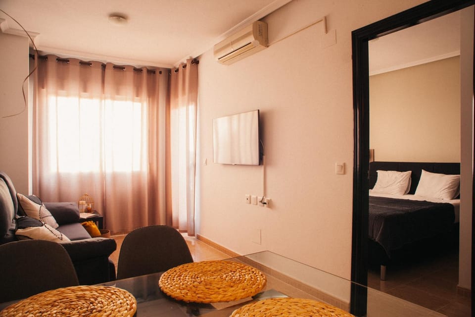 Photo of the whole room, Seating area