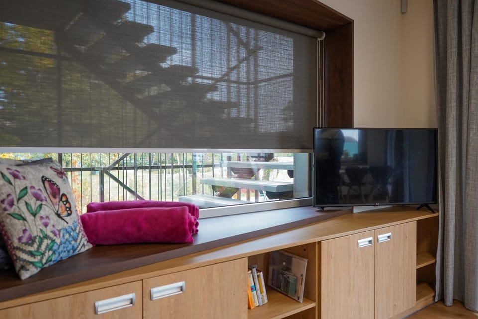 Communal lounge/ TV room, Living room, Seating area