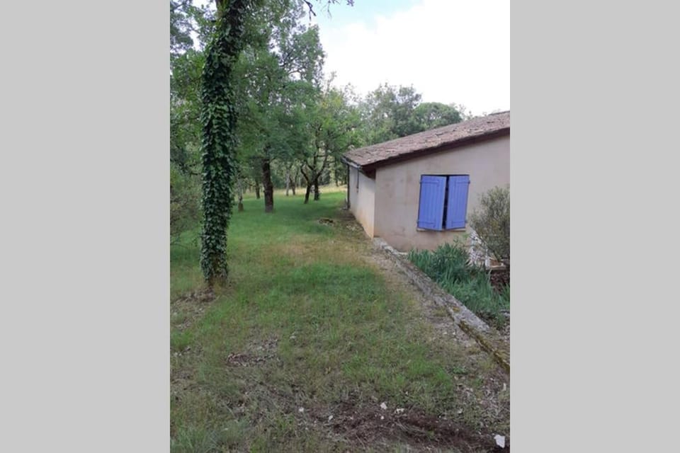 Location gîte proche Gourdon (46300) 4 à 6 personnes House in Occitanie