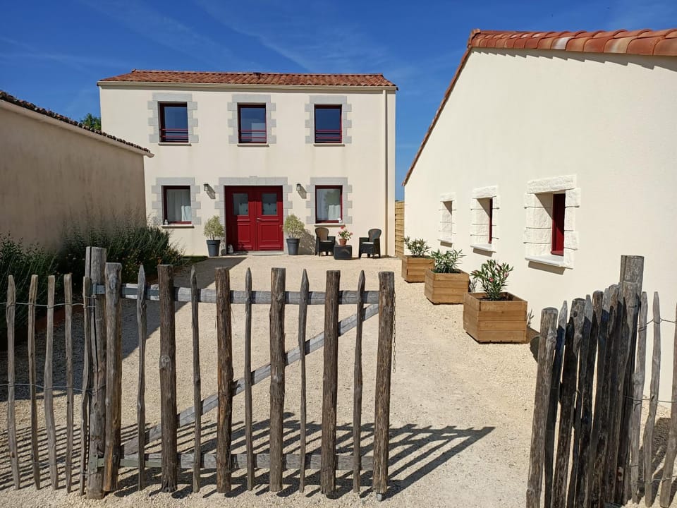 Property building, Facade/entrance