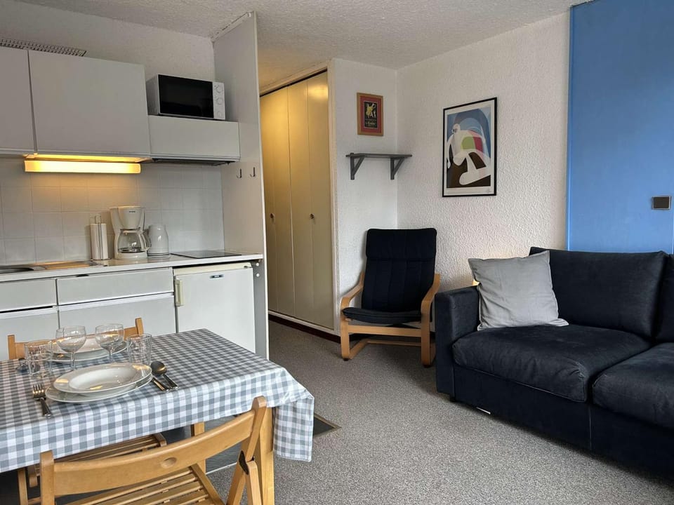 Confortable studio 2 pers. à Montgenèvre, balcon ouest, bien équipé, parking, options WiFi et linge - FR-1-330D-22 Apartment in Montgenèvre