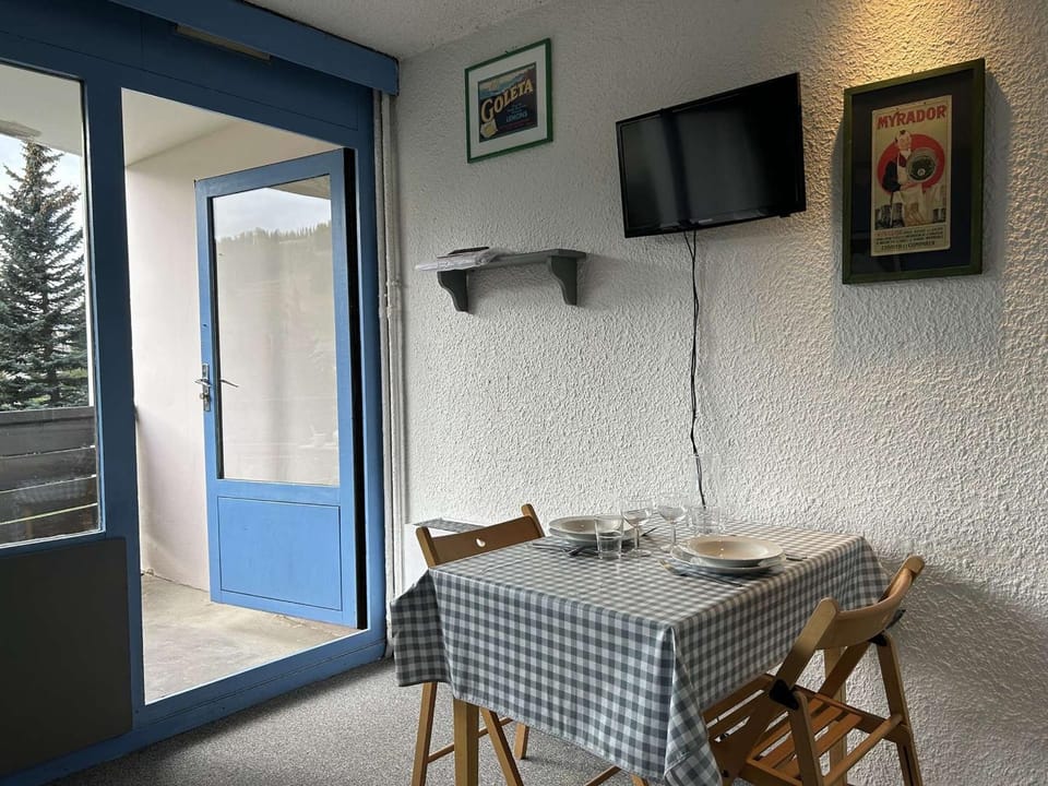 Confortable studio 2 pers. à Montgenèvre, balcon ouest, bien équipé, parking, options WiFi et linge - FR-1-330D-22 Apartment in Montgenèvre