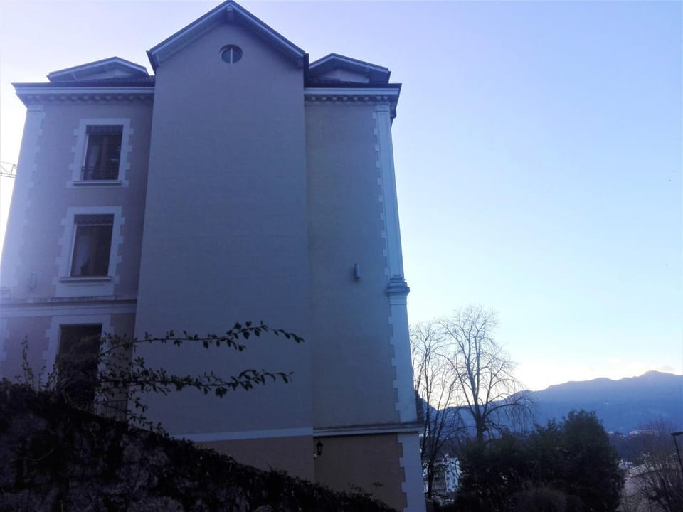 Appartement au dernier étage avec parking et climatisation à Aix-les-Bains! - FR-1-555-42 Apartment in Aix-les-Bains