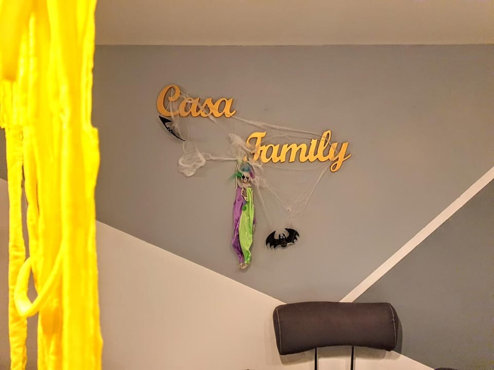 La Casa Family Apartment in Île-de-France