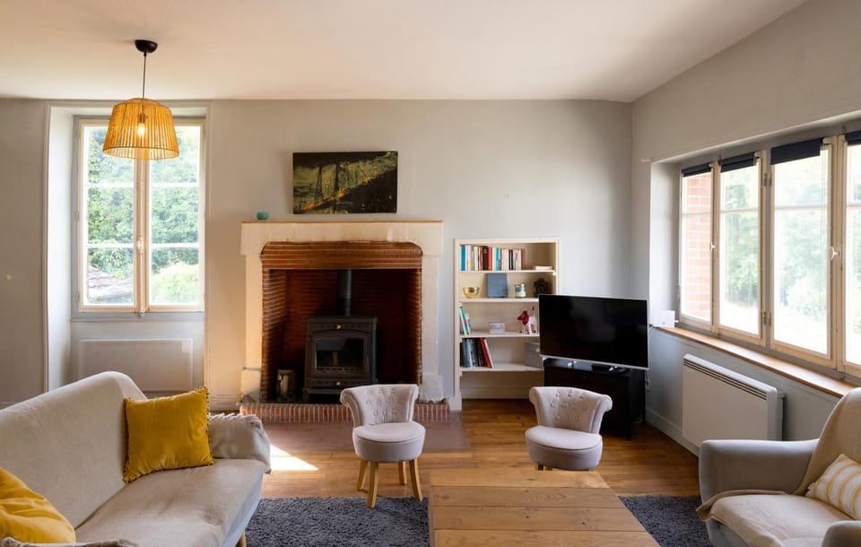 TV and multimedia, Living room, fireplace, air conditioner