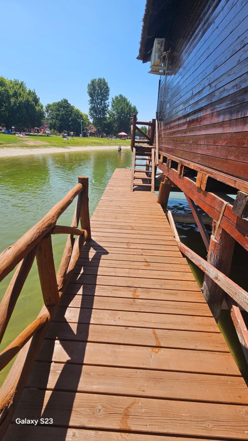 Houseboat Slnečné jazerá, apartmán 1 Apartment in Bratislava Region, Slovakia