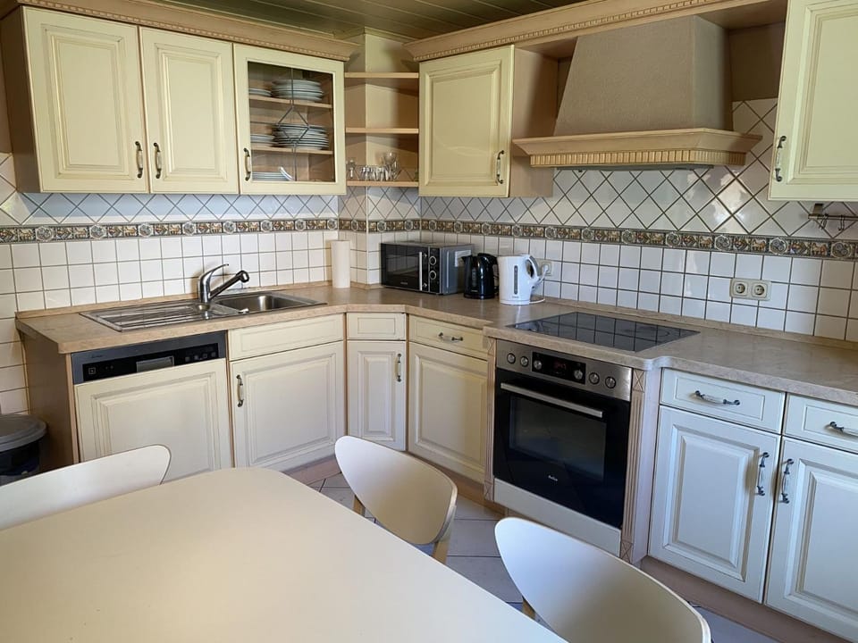kitchen, kitchen