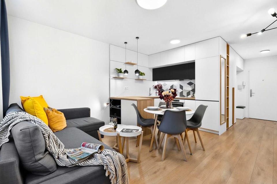 Kitchen or kitchenette, Living room, Seating area, Dining area