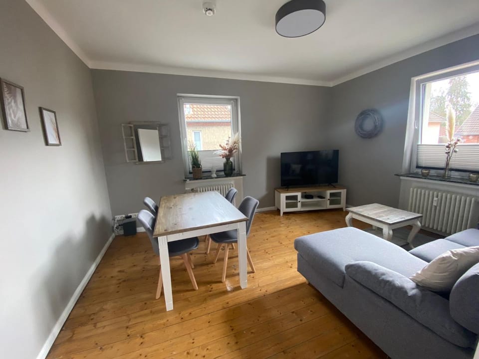 TV and multimedia, Living room, Photo of the whole room, Seating area