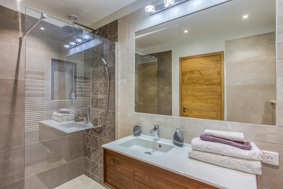 Style in Cannes-Beautiful Apt-5 mins stroll to Festival-Beach-Port Apartment in Cannes