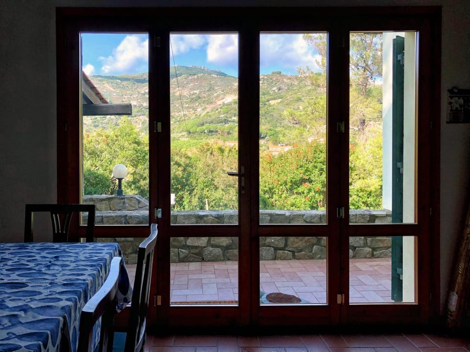 Kitchen or kitchenette, Kitchen or kitchenette, Living room, Dining area