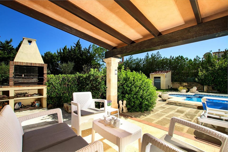 Patio, BBQ facilities, Pool view, Swimming pool