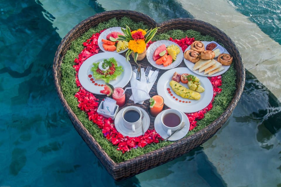 Food, Pool view, Swimming pool, Breakfast, Drinks