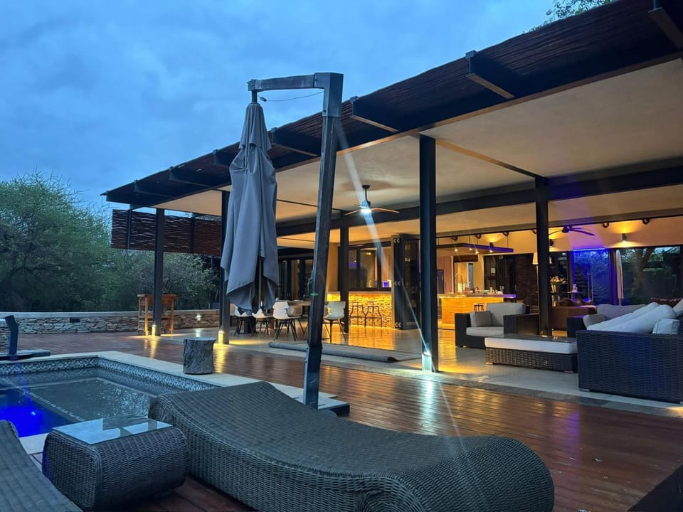 Paperbark Lodge, Zandspruit Bush & Aero Estate Villa in South Africa