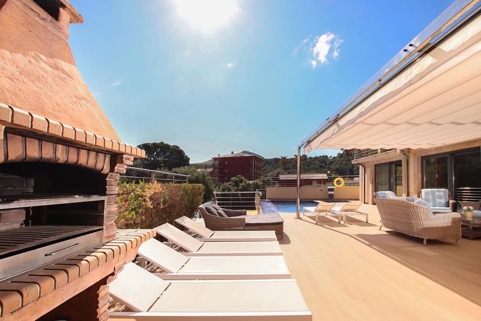 Balcony/Terrace, Swimming pool