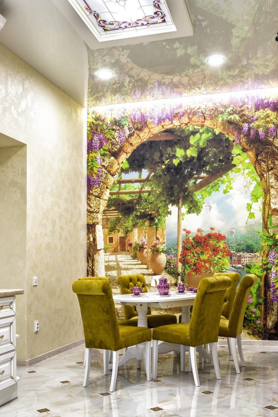 Coffee/tea facilities, Kitchen or kitchenette, Dining area