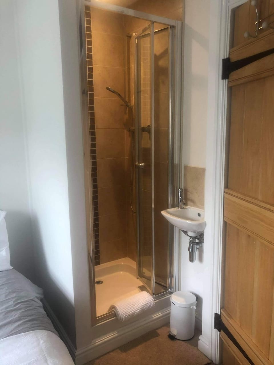 Shower, towels