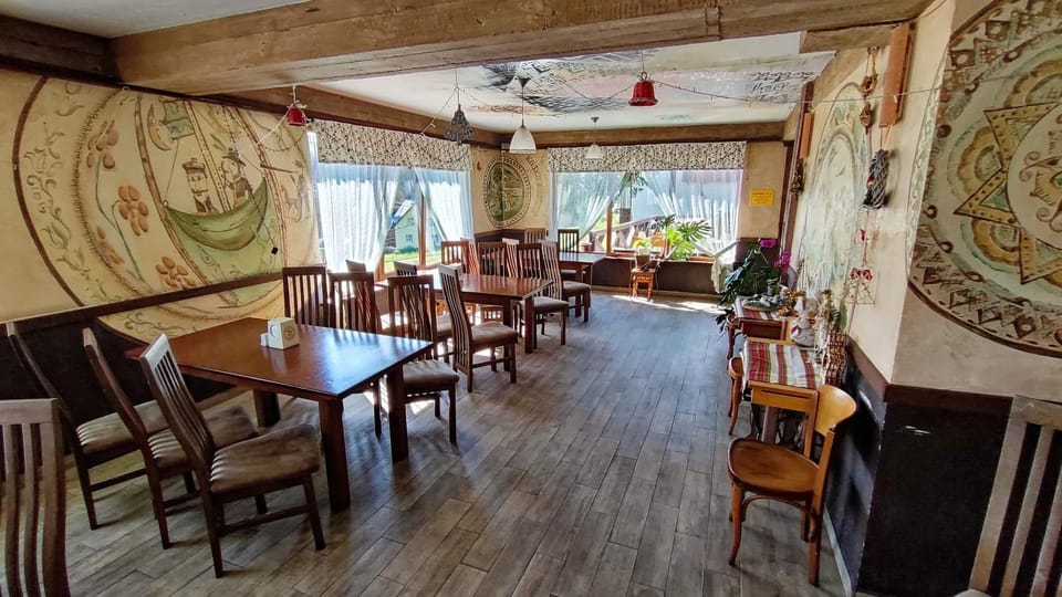 Restaurant/places to eat, Banquet/Function facilities