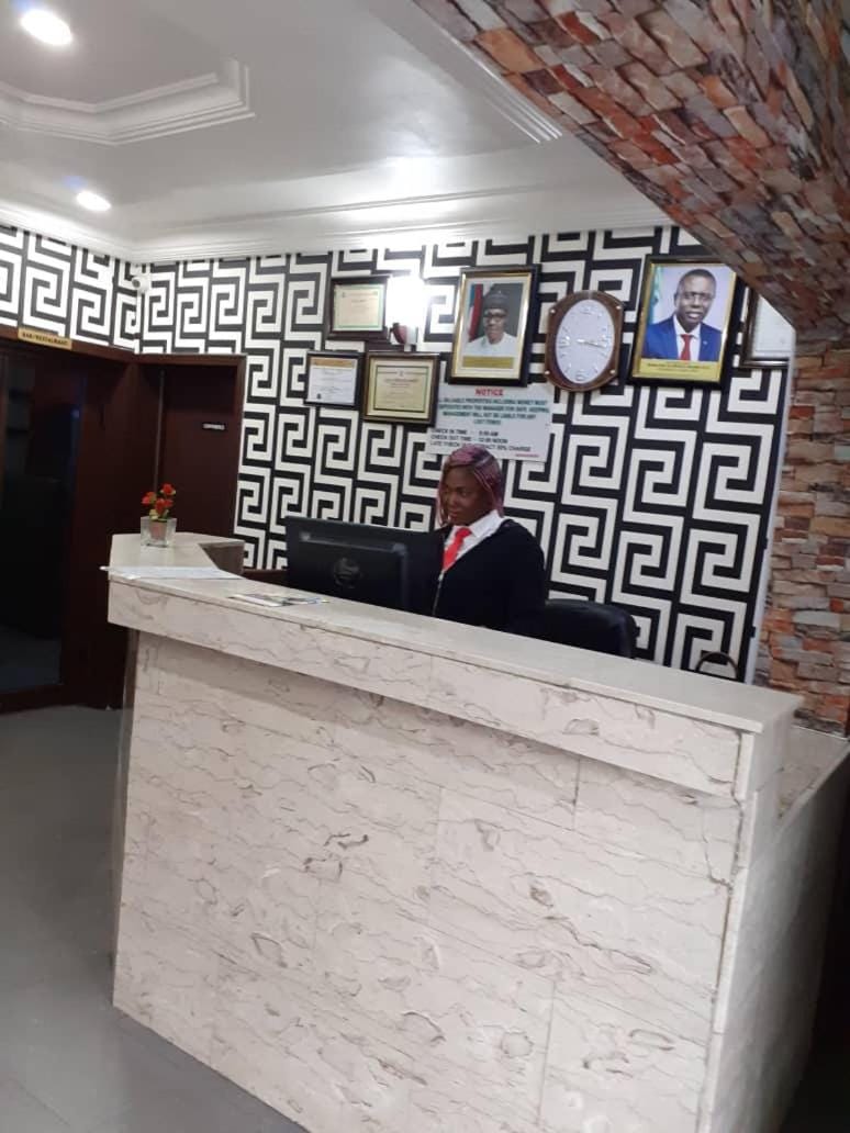 Alluring View Hotel - Toyin Sreet Hotel in Lagos
