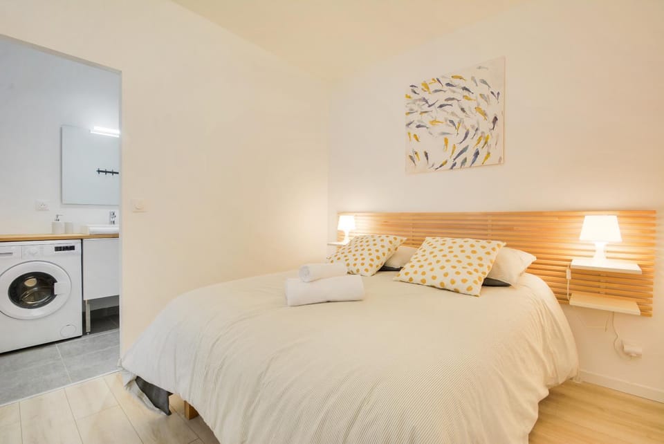Bed, Bedroom