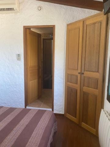 Bed, Photo of the whole room, Bedroom, wardrobe