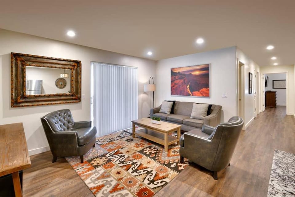 5G Perfect RedCliff Condo, Pool & Hot Tub Apartment in Utah