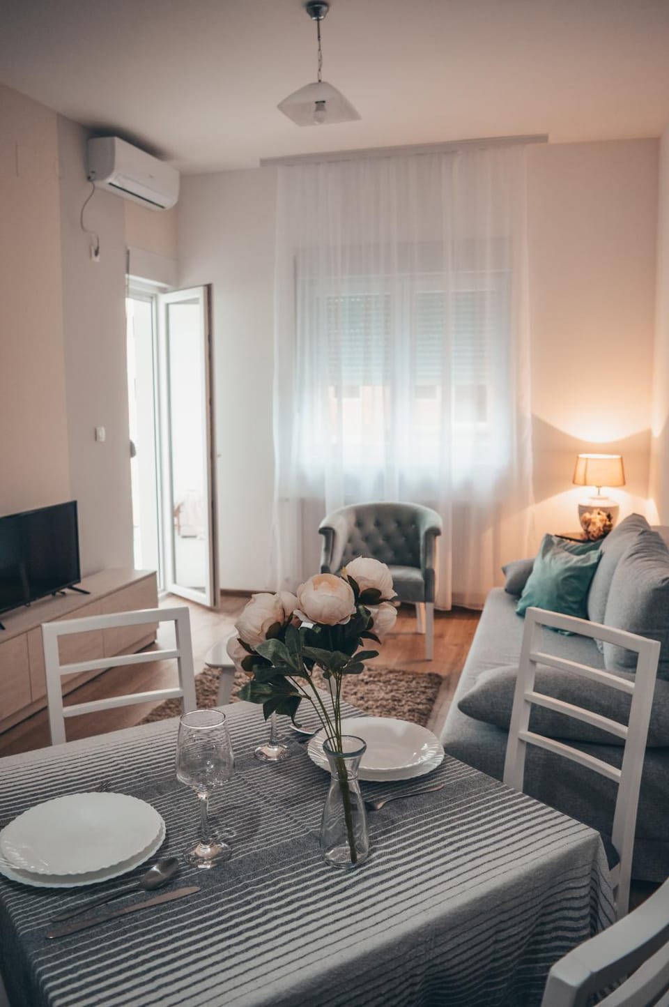 Living room, Dining area
