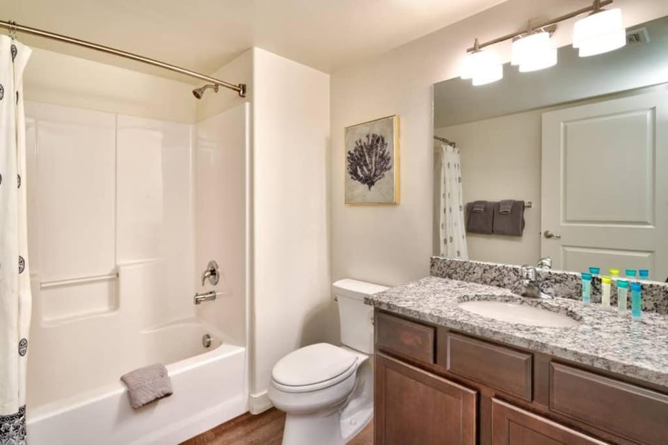 6L Top Floor RedCliff Condo, Pool & Hot Tub Apartment in Utah