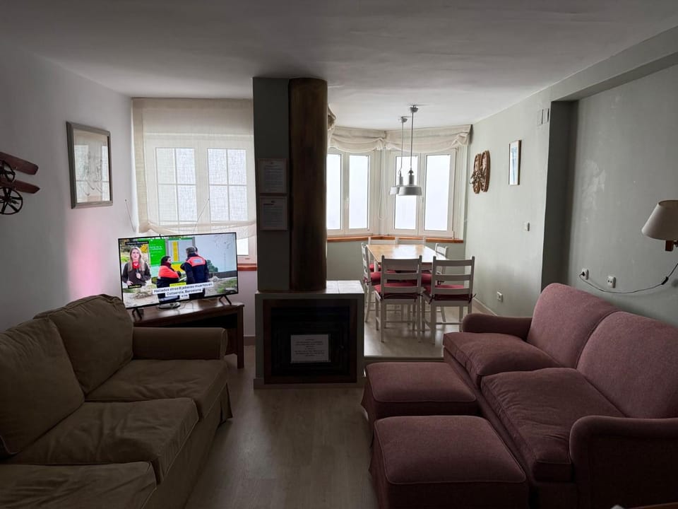 Apartamento Ameto en la plaza Pradollano"Junto al telecabina Borreguiles" Cabin in Sierra Nevada