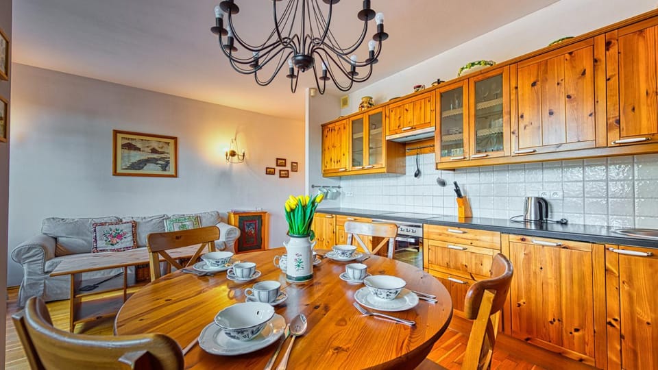 Apartament Klimat Górski na Okrzei - 5D Apartamenty Apartment in Lower Silesian Voivodeship