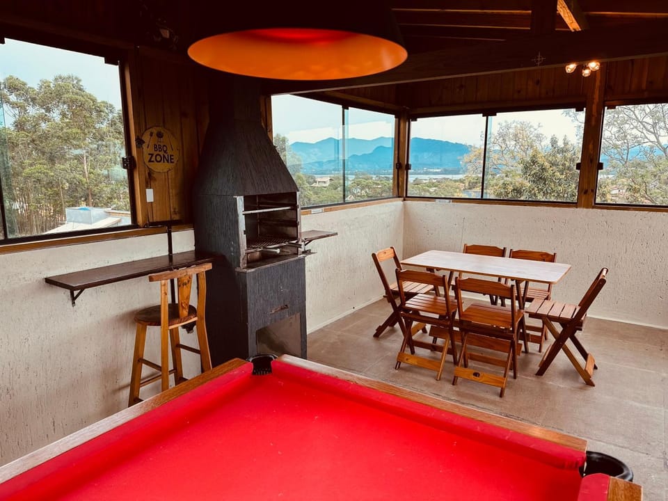View (from property/room), Balcony/Terrace, Mountain view
