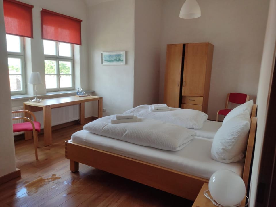 Bed, Bedroom, towels, wardrobe