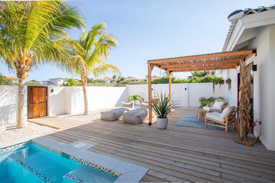 Day, Garden, Balcony/Terrace, Seating area, Garden view, Pool view, Swimming pool, sunbed