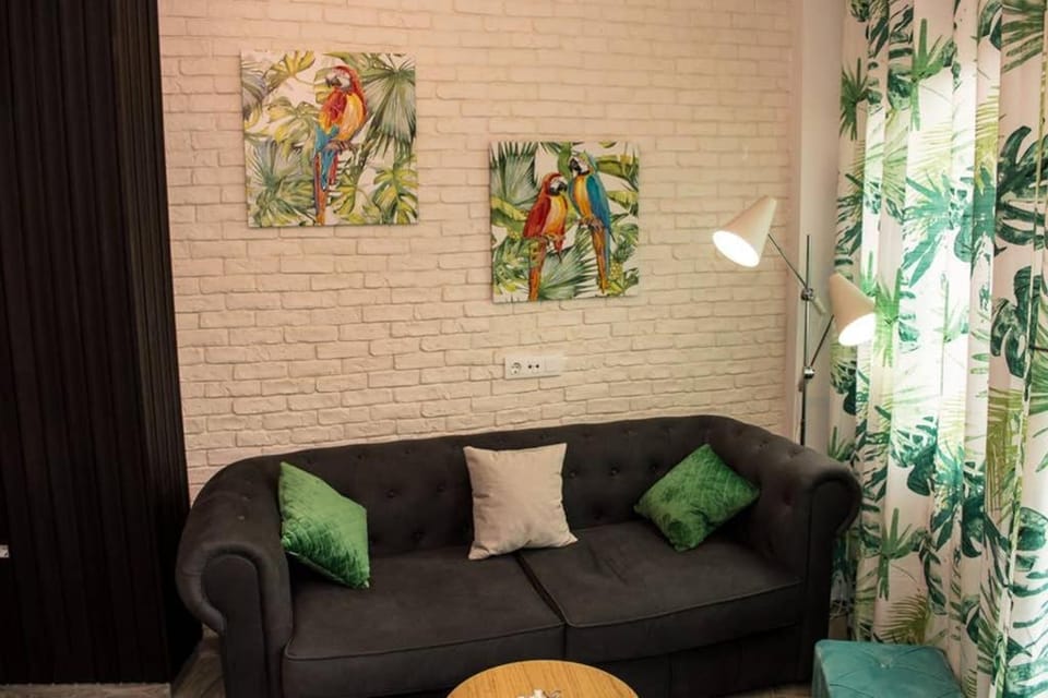 Photo of the whole room, Decorative detail