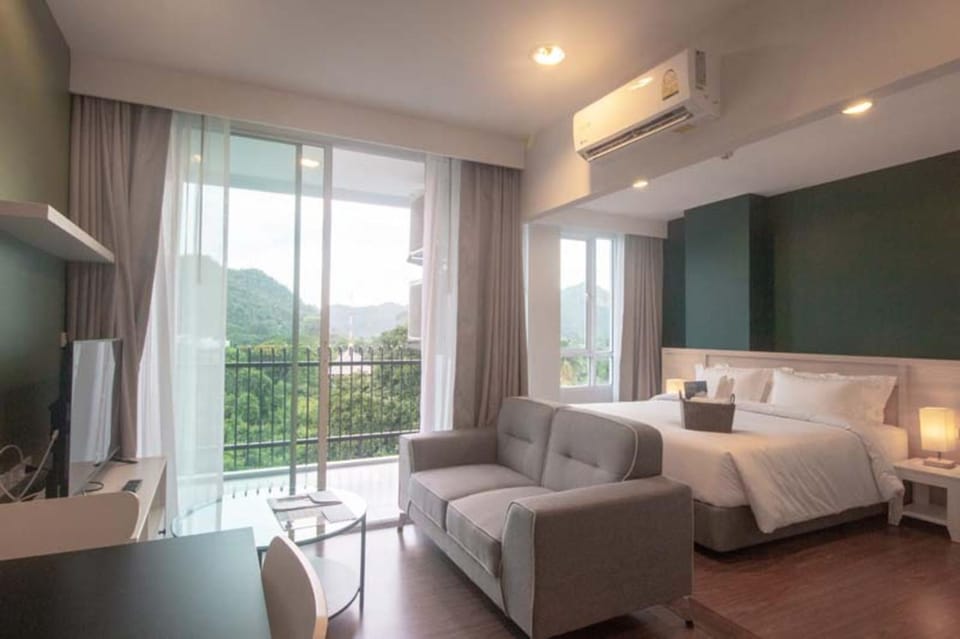 Living room, Photo of the whole room, Mountain view