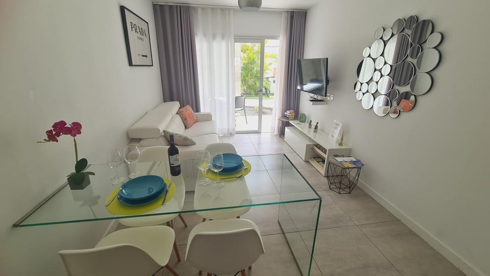 TV and multimedia, Living room, Dining area