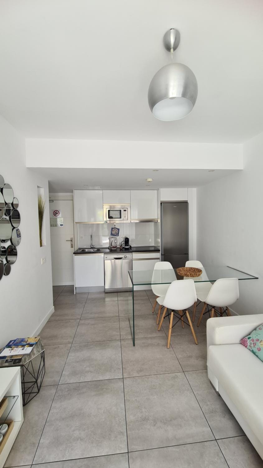 Kitchen or kitchenette, Living room, Dining area, minibar, pet friendly, stove